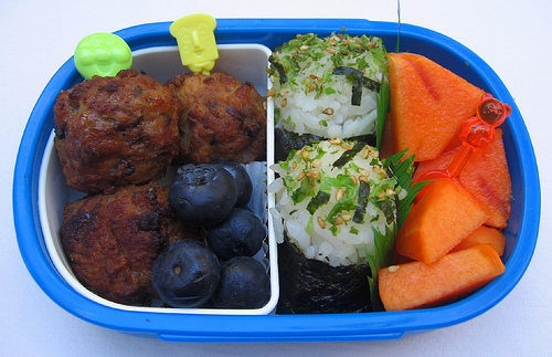 Meatball & onigiri lunch for toddler ãŠå¼å½“