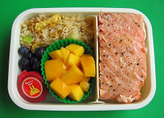 Silicone baking cups & salmon box lunches