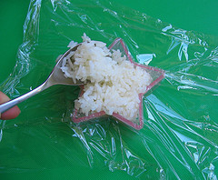 Using cookie cutter as onigiri mold #1