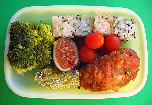 Square onigiri lunch for preschooler