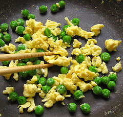 Peas and egg scramble for packed lunch