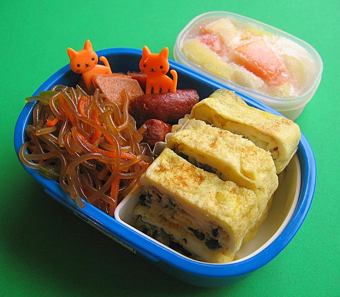 Spinach tamagoyaki lunch