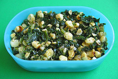 Quick spinach and corn salad for packed lunches