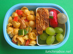 Mac & cheese bento lunch for preschooler