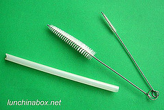 Narrow brushes for washing reusable straws