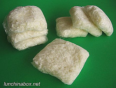 Freezing cooked rice in plastic wrap