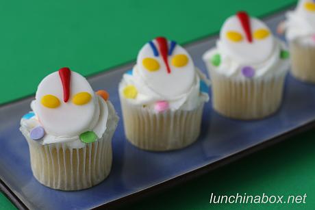 Ultraman mini-cupcakes