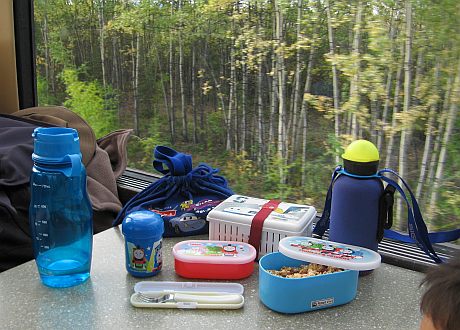 Vacation bento lunches & food sculpture centerpieces