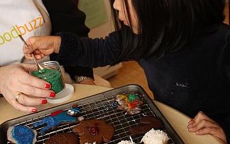 Host a doable kids’ cookie party